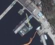  Супутниковий знімок завантаження, ймовірно, ракет «Калібр» на підводний човен в