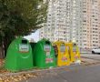 Фото:  Контейнеры для сортировки у подъездов жилых домов в Вышгороде