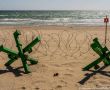 Фото:  Оборонні укріплення на одеському пляжі