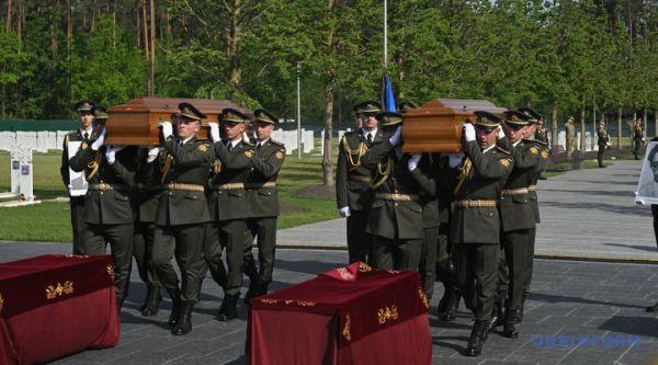 Фото:  Суверенне право на національний Пантеон та історична амнезія західних дем