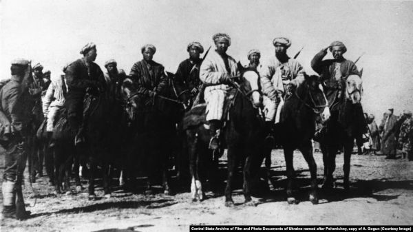 Фото:  Советская дружина самообороны по борьбе с моджахедами ("басмачами"), 1920