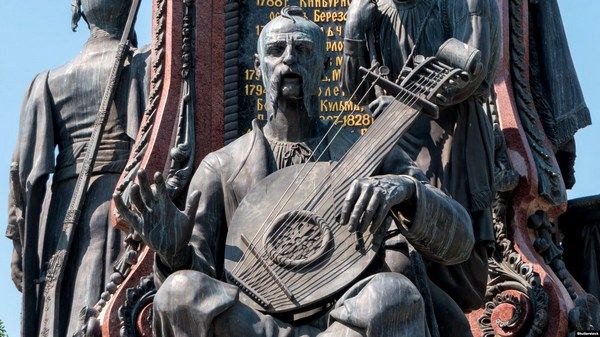 Фото:  Кубань. Слепой кобзарь в скульптурной композиции в городе Краснодаре. Фот