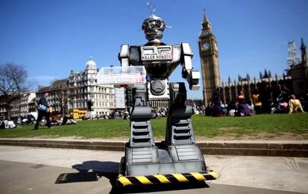 Фото:  Боевые роботы против прав человека