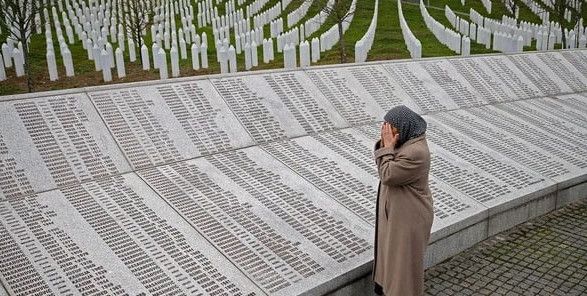 Фото:  Геноцид у Сребрениці