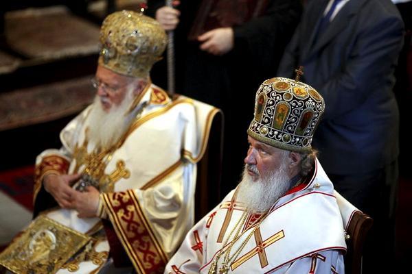 Фото:  Вселенский Патриарх Варфоломей I и Патриарх Московский Кирилл. Фото: EPA/