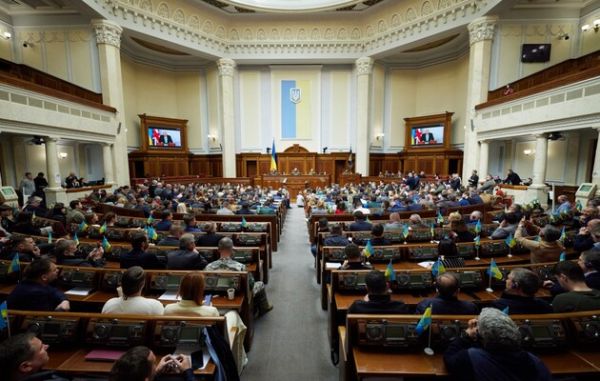 Фото:  Хто з нардепів «прогулював» засідання ВР під час війни