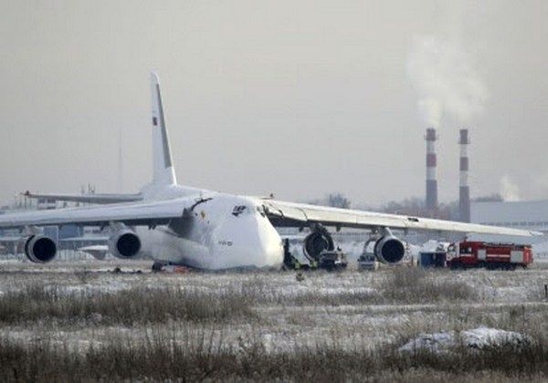 Тяжелый транспортный самолет Ан-124 «Руслан», принадлежащий авиакомпании «Волга-