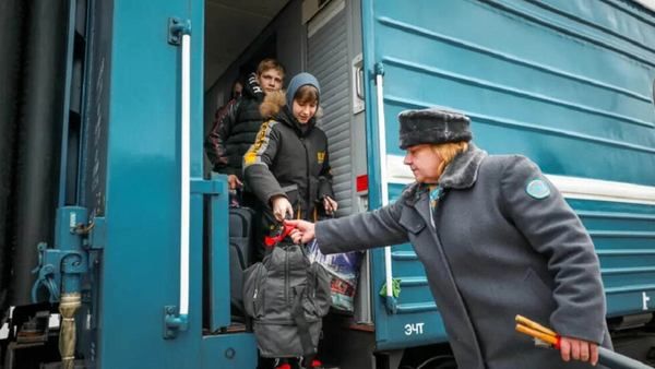 Діти з тимчасово окупованої Росією української території прибувають до Білорусі.