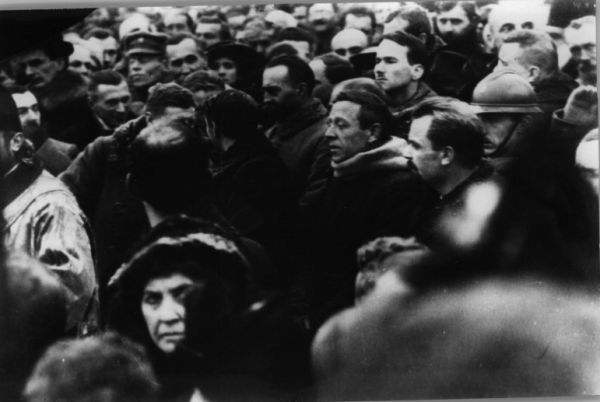 Фото:  Симон Петлюра та Володимир Виннчиенко на Софійському майдані 22 січня 191