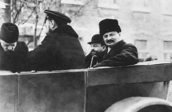 Фото:  Лев Троцкий в зените могущества. 1919 Г. именно тогда, будучи рядом с Лен