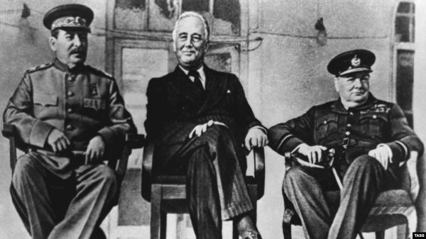 Фото: Сталин, Рузвельт и Черчилль в Тегеране, 1943 