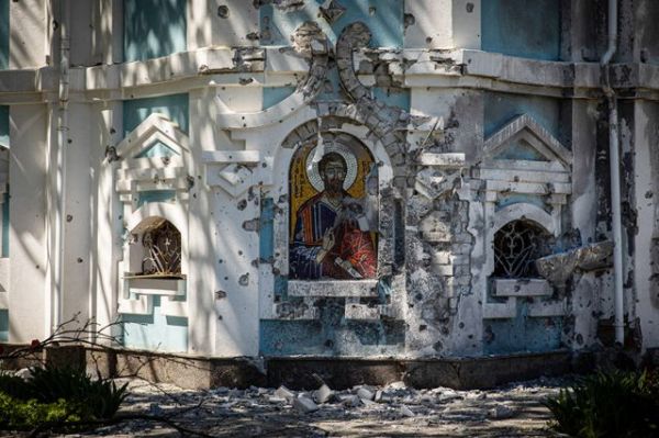 Фото:  ФОТО SOPA IMAGES / Зруйнована церква у селі Лісове недалеко від Харкова