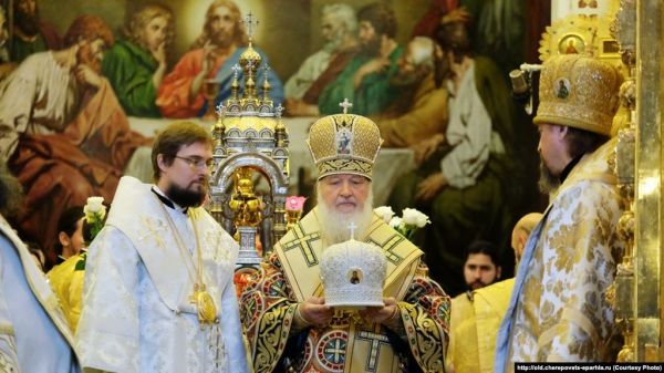 Фото:  Епископ Флавиан (Митрофанов) (слева) и патриарх Кирилл. 