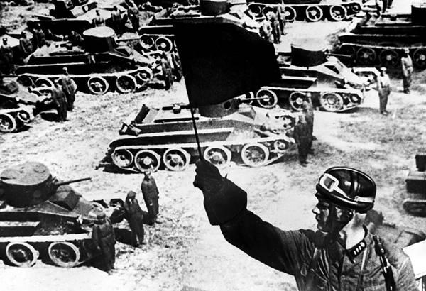 Фото:  В танковом парке Красной армии, 1930-е гг. Репродукция Фотохроники ТАСС
