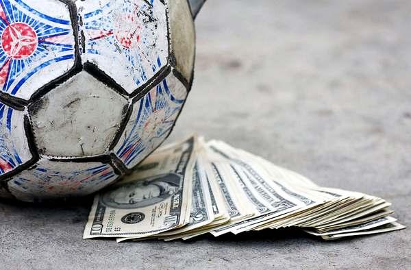 Фото:  На что можно было потратить деньги, которые пошли на Евро-2012