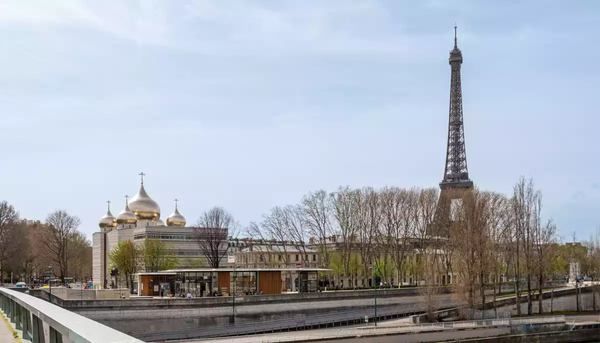 Фото:  Собор РПЦ та Російський культурний центр у Парижі (Getty Images)