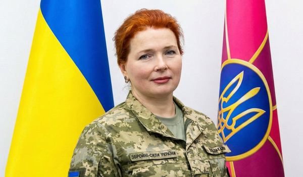Фото:   Вона – офіцер, жінка