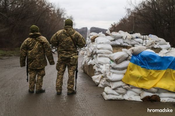 Украинские военные несут службу на одном из блокпостов Запорожской области Фото: