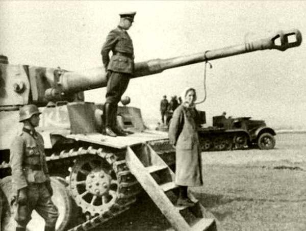 Фото:   Фотомонтаж как оружие советской пропаганды