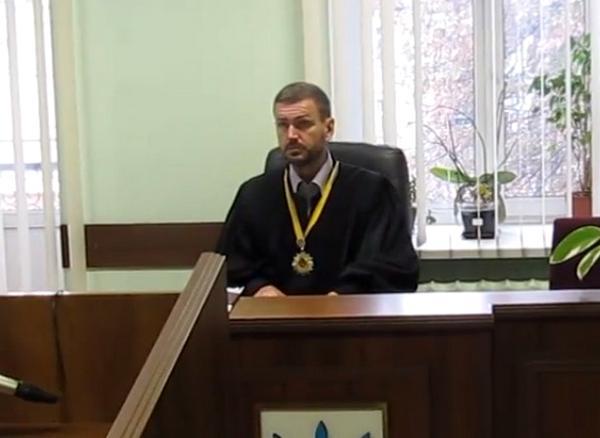 Фото:   Судья Подольского суда столицы Олег Васильченко