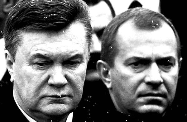 Фото:   Янукович и Клюев утопили ЕвроМайдан в крови